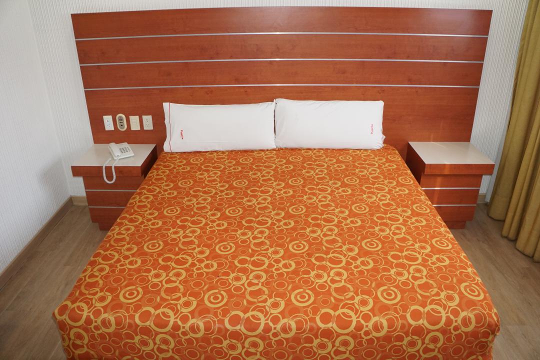 hotel puente  cerca del aeropuerto